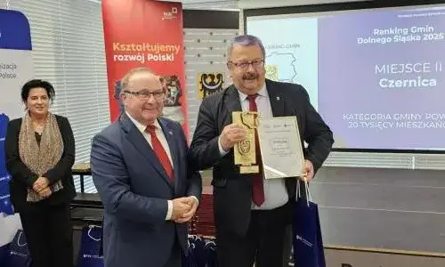 Linia 945 (dawniej 845): Rozkład, trasa, bilety Wrocław-Czernica