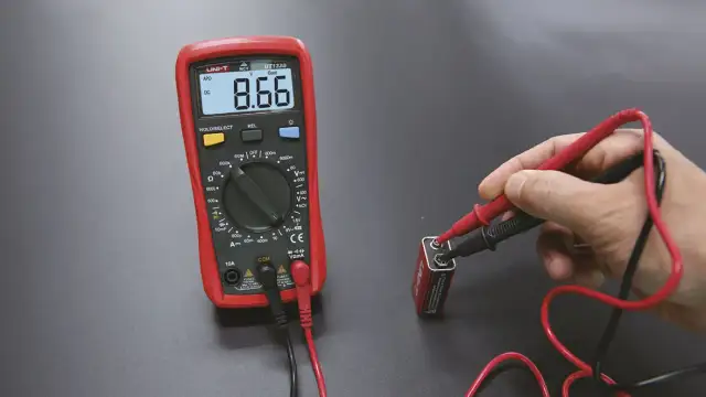 Jak zmierzyć pobór prądu multimetrem - uniknij błędów w pomiarze