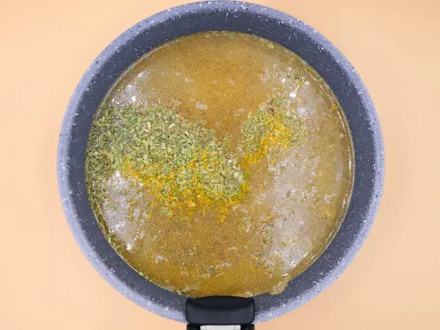 Jak zagęścić zupę? Sprawdzone metody na idealną konsystencję