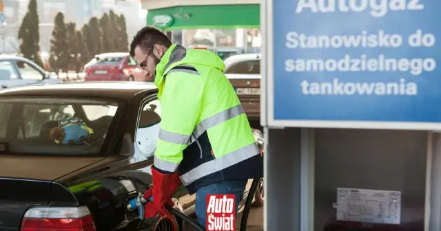 CNG i hybryda – co to jest i jak wpływają na środowisko?