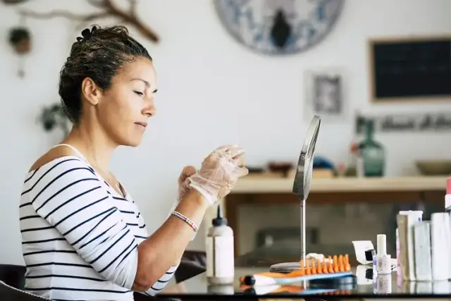Skuteczne sposoby na usunięcie farby do włosów ze skóry bez bólu