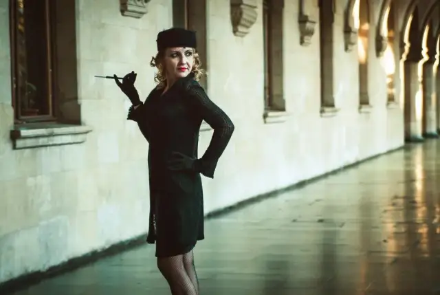 Jak się ubrać na imprezę w stylu Hollywood, aby zachwycić wszystkich