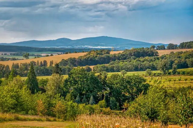 Góry Dolnego Śląska: Gdzie jechać? Szlaki, atrakcje, planowanie