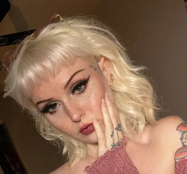 Jaki kolor henny dla blondynek - unikaj błędów w wyborze odcienia