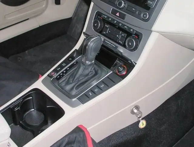 Przelej perfumy do atomizera: 4 metody, bez strat i błędów