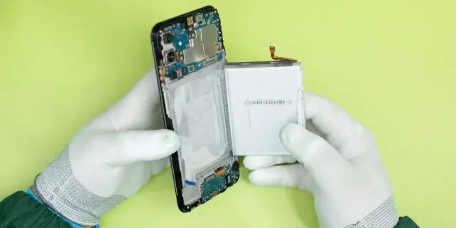 Wymiana baterii w telefonie: Od 30 min do kilku dni?