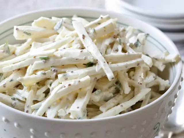 Selleriesalat Rezept: Einfach, klassisch & lecker zubereiten