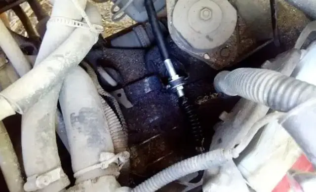 Jak ścisnąć samoregulator linki sprzęgła - uniknij kosztownych błędów