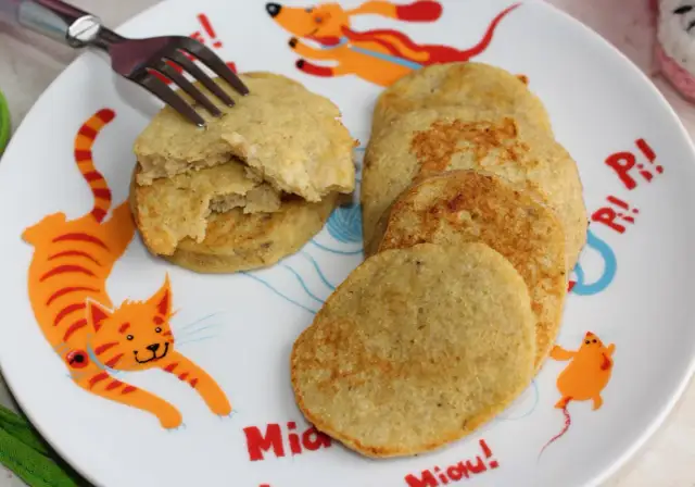 Placki bananowe dla niemowlaka - idealny start BLW? Prosty przepis