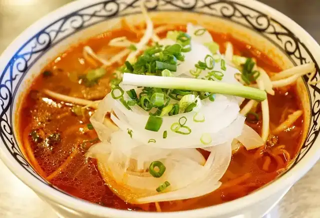 Makaron ryżowy nie tuczy! Sekrety kontroli wagi i IG