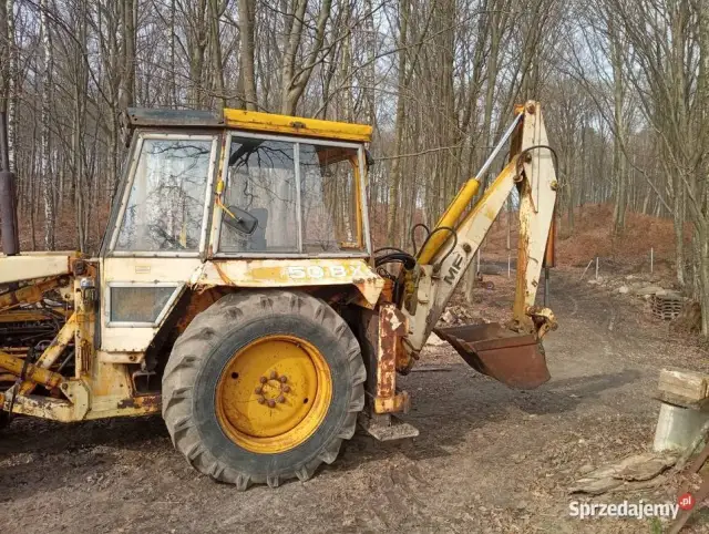 Koparko-ładowarka do 50 tys. zł: Jak kupić i nie żałować?