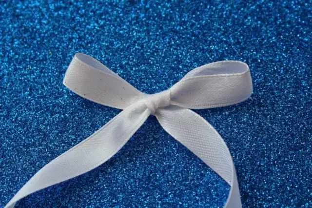 Jak uszyć kokardę do czapki: Prosty tutorial krok po kroku