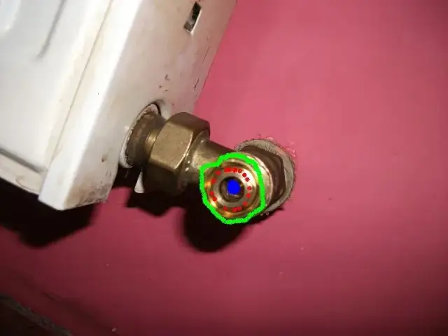 Jak odkręcić dolny zawór grzejnika i uniknąć nieprzyjemnych niespodzianek