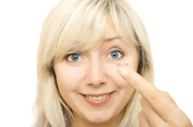 Czy spanie w soczewkach pogarsza wzrok? Poznaj ryzyko i skutki