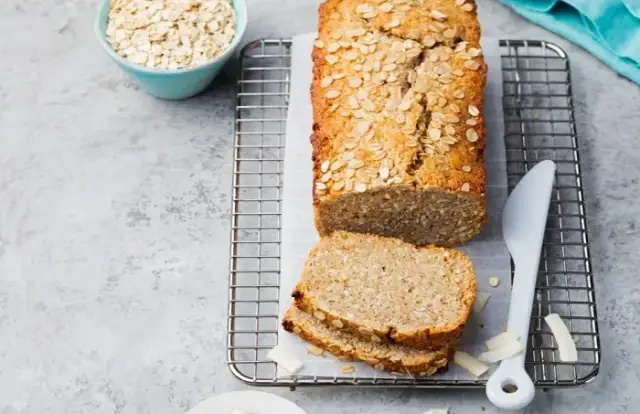 Przepis na chleb z mąki kokosowej i jaglanej: smaczny i bezglutenowy