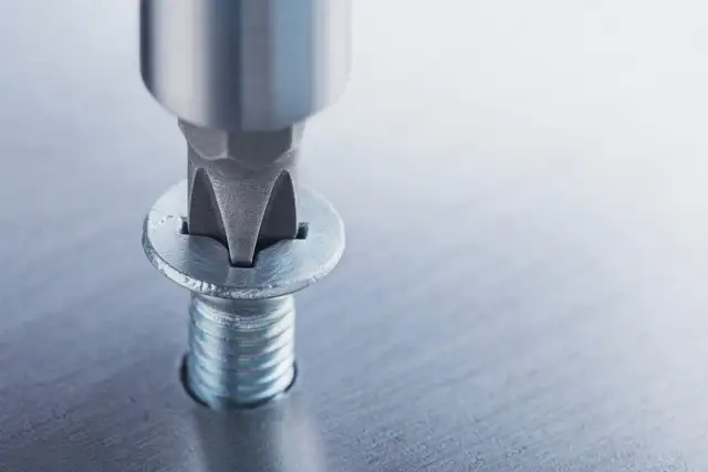 Jak wkręcać wkręty samowiercące - uniknij najczęstszych błędów