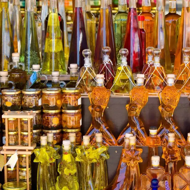 Chorwacja: Co przywieźć? Kulinarne hity i unikatowe rękodzieło