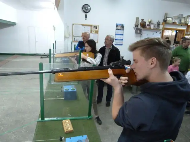 Strzelnica Ostrów Wielkopolski: Przewodnik, Ceny i Broń