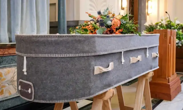 Kremacja z trumną czy bez - co warto wiedzieć przed wyborem?