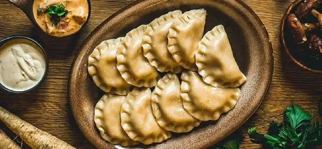 Co zjeść w Łodzi? Odkryj najlepsze lokalne potrawy i restauracje