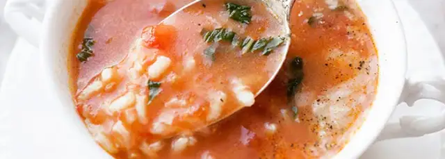 Pomidorowa z ryżem: Ile ryżu na 3l? Idealne proporcje i triki!