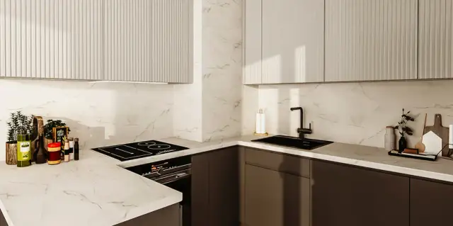 Ściana między szafkami: co wybrać, by kuchnia zachwycała?