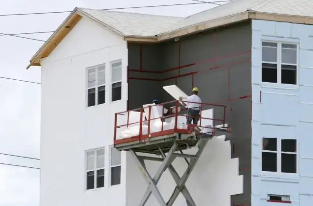 Czym pomalować klej na elewacji, aby uniknąć problemów i uzyskać trwały efekt?