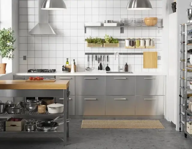 Co postawić na blacie kuchennym, by uniknąć bałaganu i zyskać styl?