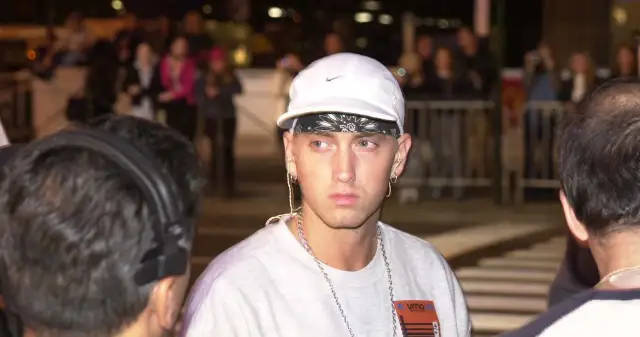 Eminem ile ma wzrostu? Odkryj prawdę o jego wysokości!