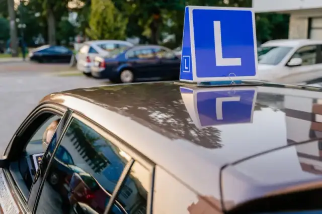 Wymiana prawa jazdy do kiedy? Uniknij problemów z terminami!