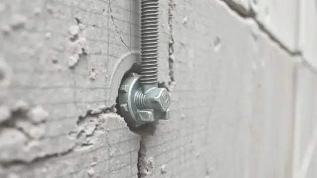 Jak zabetonować kotwy, aby uniknąć problemów z konstrukcją