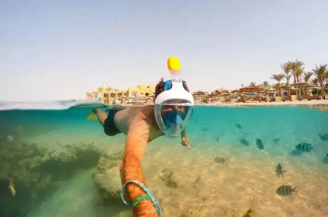 Ile trwa lot do Marsa Alam? Czas podróży z Katowic bez zaskoczeń