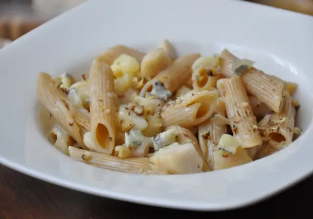 Szybkie i pyszne penne z gruszką i gorgonzolą na obiad
