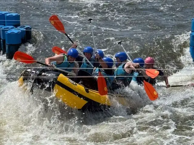 Tor kajakowy Kolna Kraków: Adrenalina i rafting dla każdego