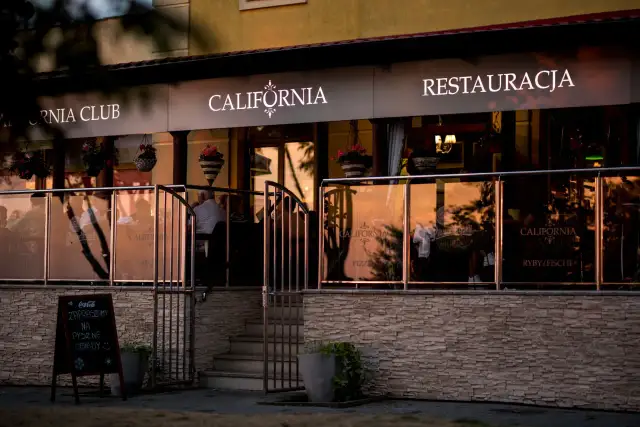 Gdzie zjeść w Rewalu? Najlepsze restauracje, które musisz poznać