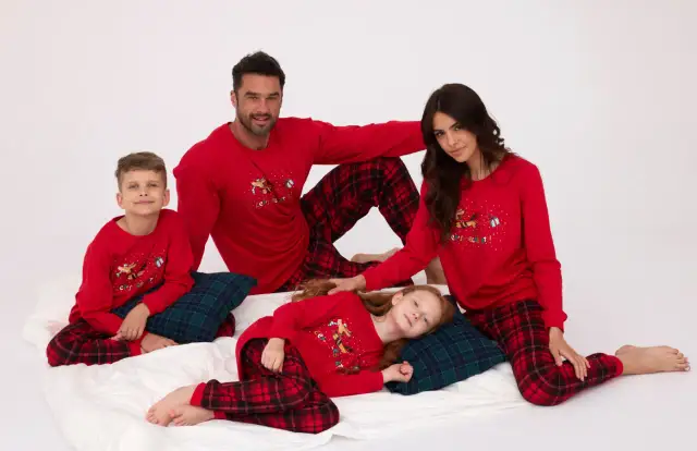 Piżama świąteczna: Twój przewodnik po stylu, komforcie i oszczędnościach