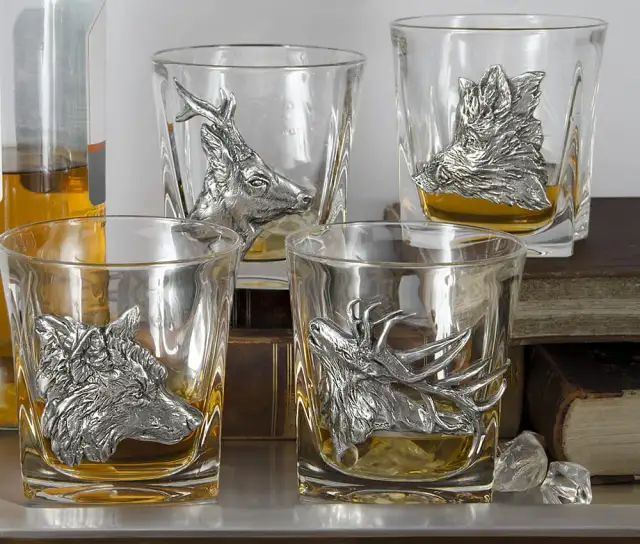 Jak nazywa się szklanka do whisky? Odkryj różne rodzaje i ich cechy