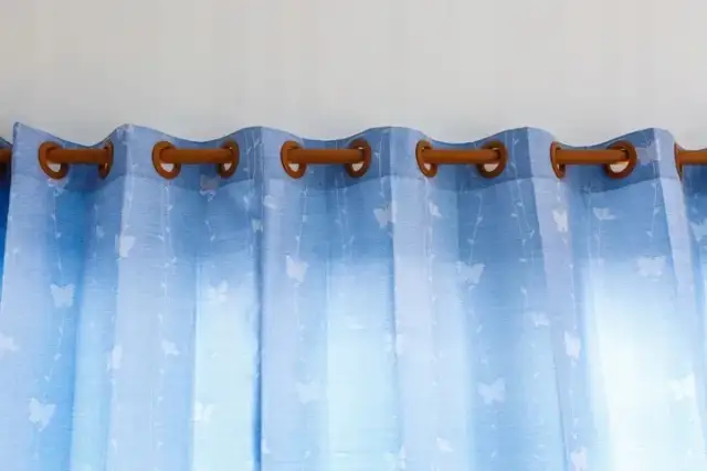 Jaki karnisz do firan na przelotkach - unikaj błędów przy wyborze