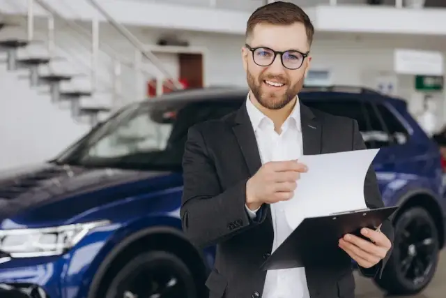 Jak bezpiecznie i korzystnie zorganizować wynajem prywatnego samochodu firmie