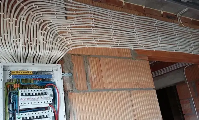 Koszt instalacji elektrycznej - Ile kosztuje elektryk, w domu 200m2, w domu 100m2