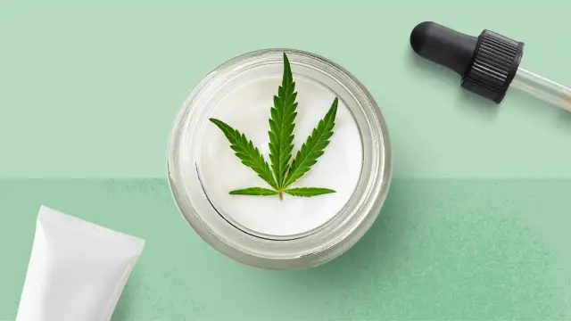 Odkryj rewelacyjne efekty stosowania oleju konopnego na twarz. Krem z liściem konopi i pipetką.