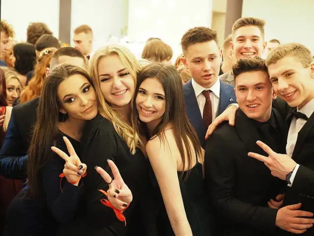 Czy w szkole w chmurze jest studniówka? Oto, co musisz wiedzieć