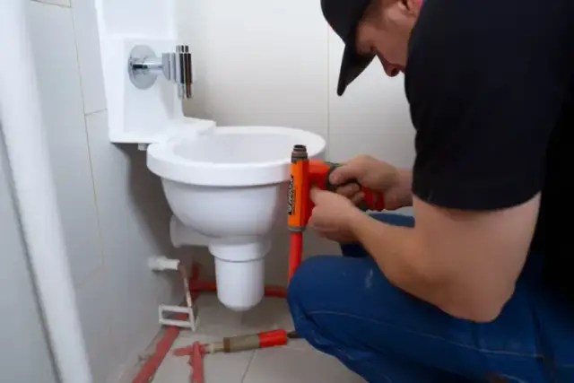 Jak naprawić spłuczkę podtynkową Cersanit? Poradnik krok po kroku