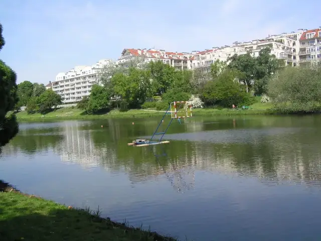 Jezioro Kamionkowskie: historia, atrakcje i tajemnice w Warszawie