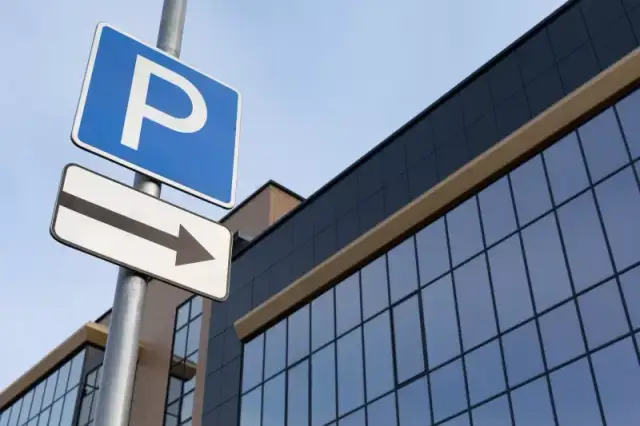 Gdzie zaparkować przy dworcu PKP Katowice? Sprawdź najlepsze opcje