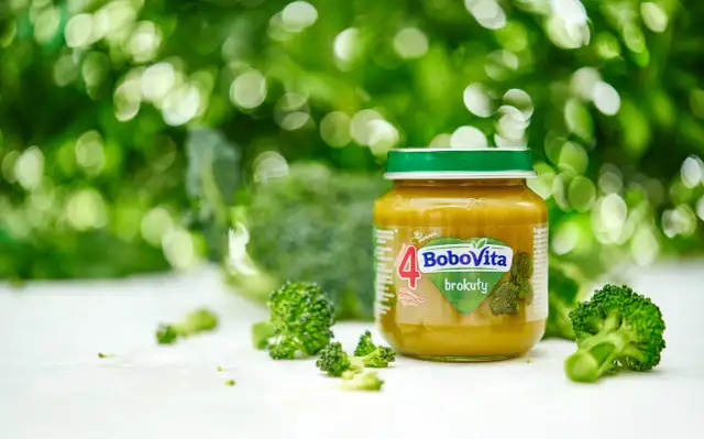 Ile powinno jeść 6 miesięczne dziecko karmione piersią, aby zdrowo rosnąć?