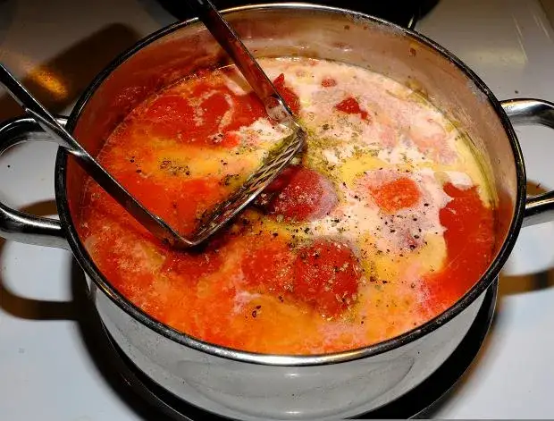 Jak zabielić zupę śmietaną, by się nie zważyła? Poradnik Leny!