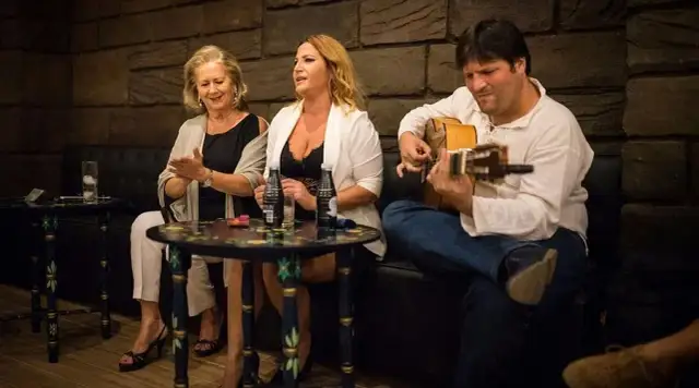 El Lola: Flamenco, Tapas y cómo reservar tu experiencia andaluza