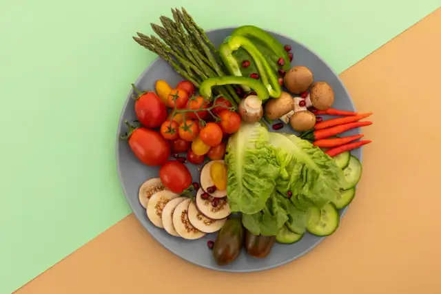 Jak przejść na dietę wegańską i uniknąć najczęstszych błędów