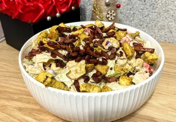 Jak zrobić sałatkę kebab? Przepis krok po kroku na hit imprezy